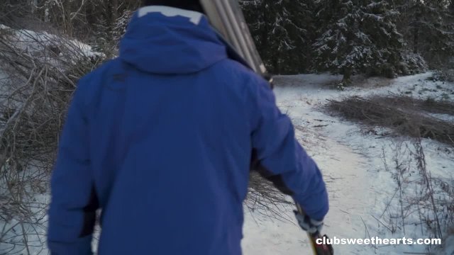 Превью Зимние развлечения с двумя москвичками № 44851